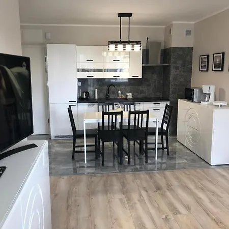 アパート Blizej Morza Deluxe Apartmenty コウォブジェク